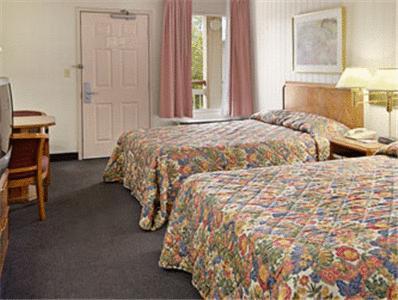 Travelodge - Cincinnati Sharonville Room photo